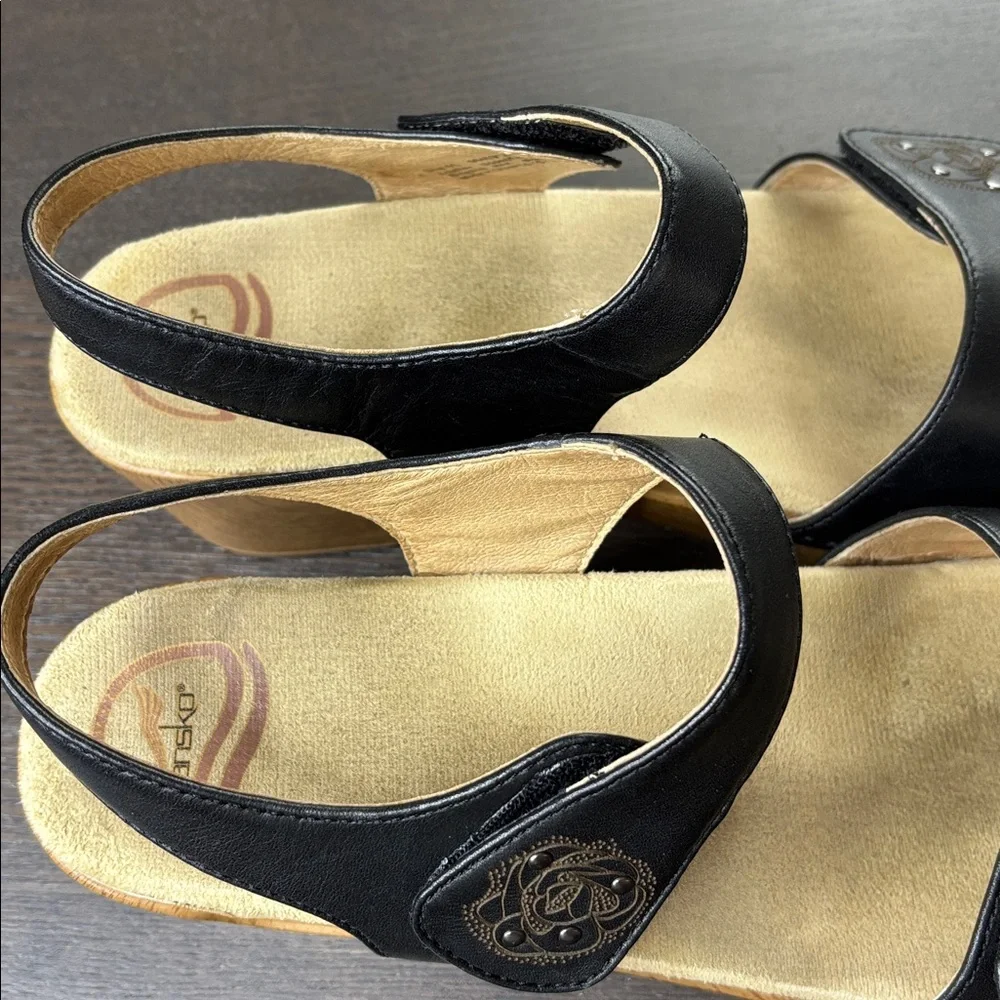 Dansko Sonnet Sandals Size 41 Leather Strap Chunky Heel Wood Pattern 10.5 11